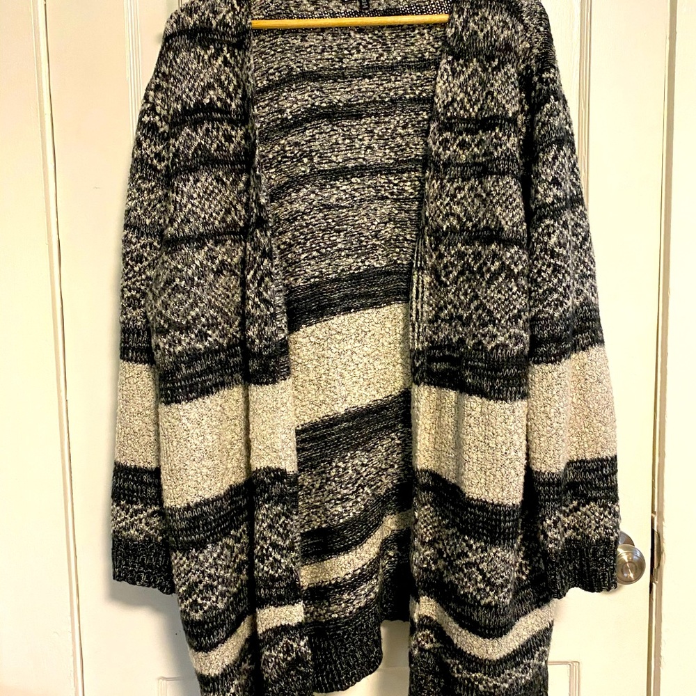 CHARLOTTE RUSSE CARDIGAN